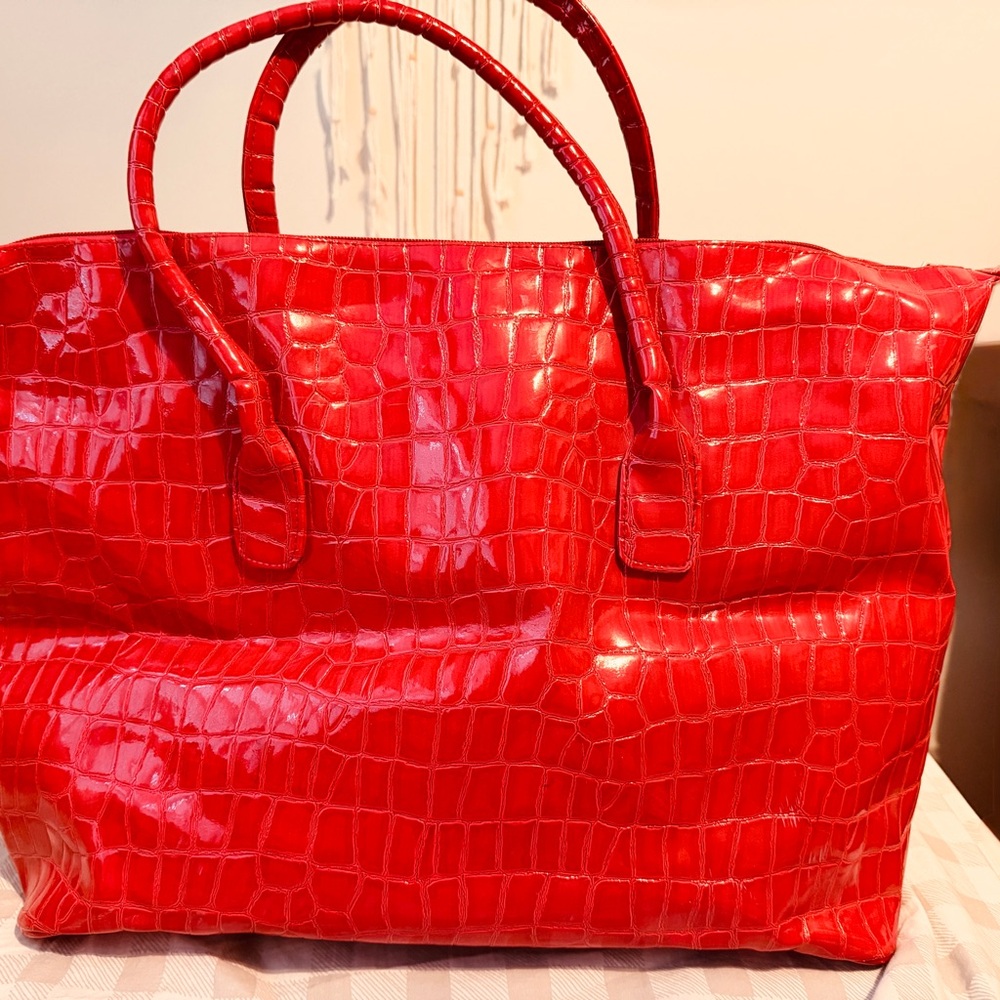 Elizabeth Arden. Vibrant Red Crocodile-Embossed Tote Bag
